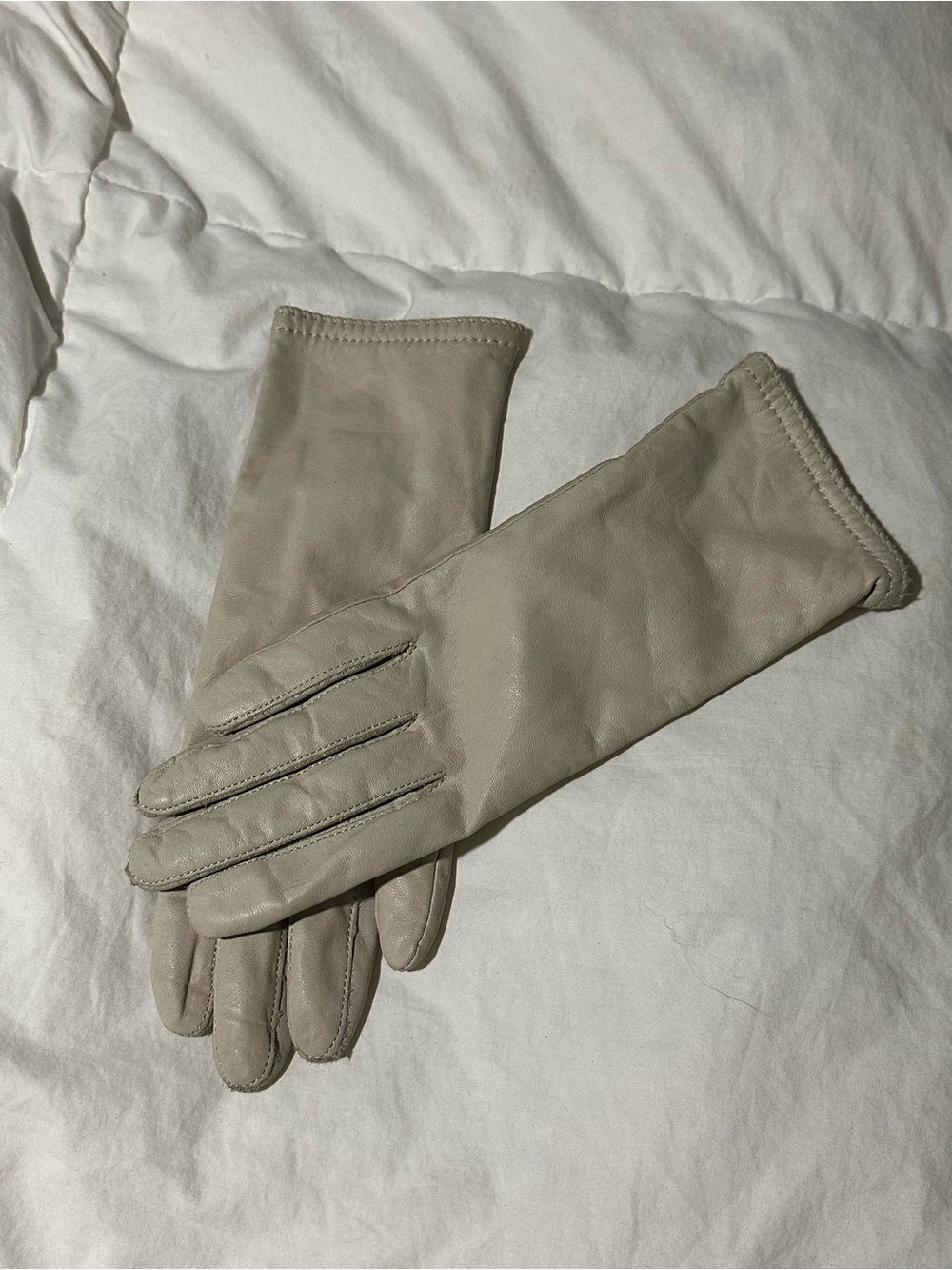 Classic Leather Gloves in Light Taupe